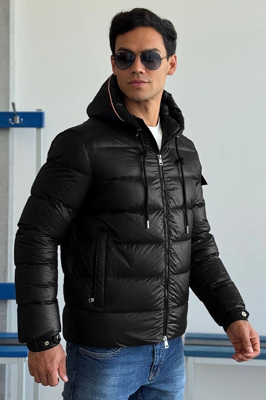 Мужской чёрный пуховик Moncler Pavin