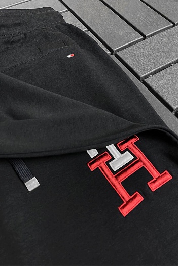 Чёрные спортивные штаны Tommy Hilfiger essential monogram   