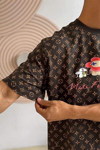 Коричневая оверсайз футболка Louis Vuitton Monogram All-over   