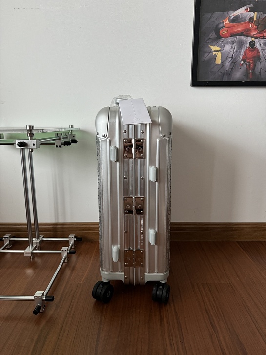 Чемодан Rimowa x Dior Aluminum Gradient S Premium 53x37x22 см