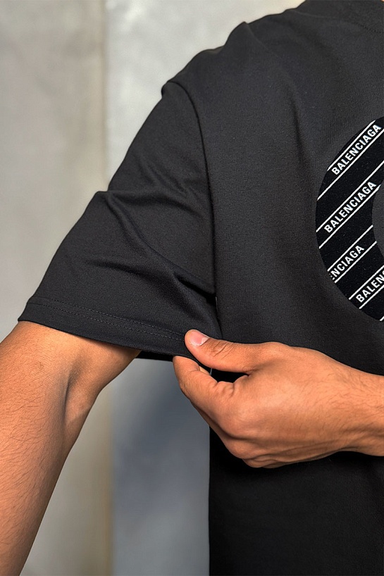 Чёрная оверсайз футболка Gucci x Balenciaga Collaboration