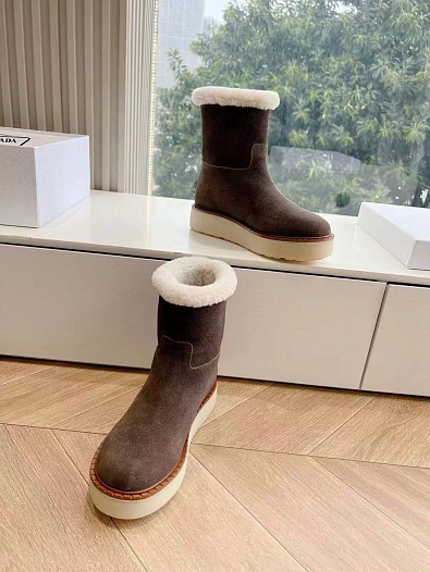 Женские замшевые ботинки с мехом Prada Suede Premium   