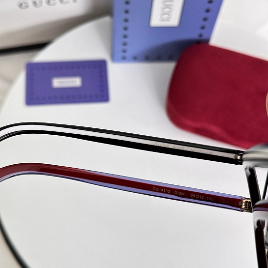 Солнцезащитные очки Gucci GG