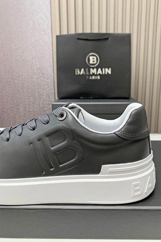 Кожаные кроссовки Balmain серого цвета