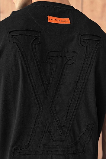 Оверсайз футболка Louis Vuitton чёрного цвета   