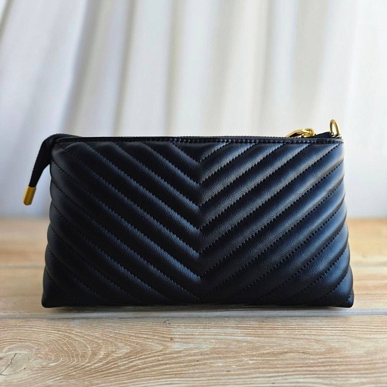 Кожаная чёрная сумка Yves Saint Laurent 24x20 см