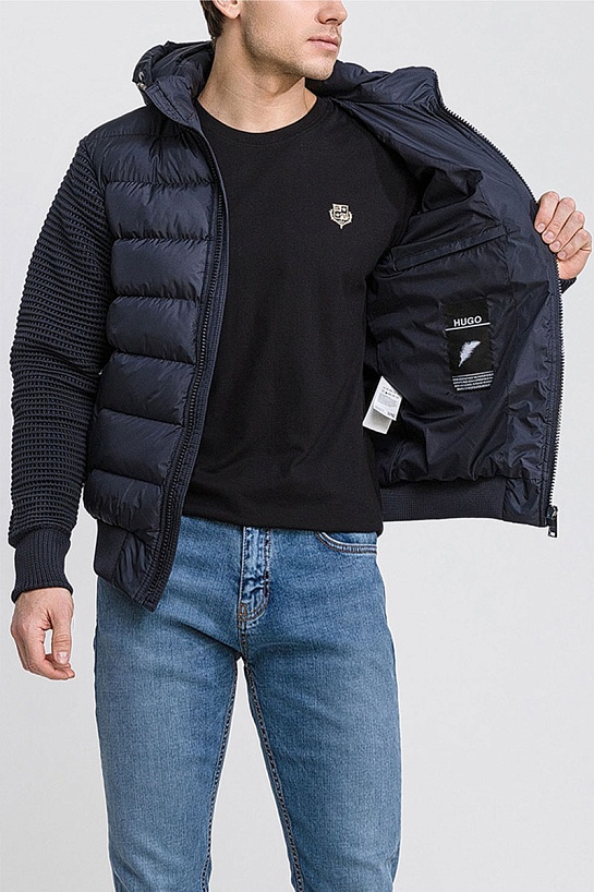 Синяя куртка Hugo Boss с вязанными рукавами