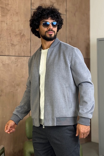 Мужской бомбер Hugo Boss серого цвета   