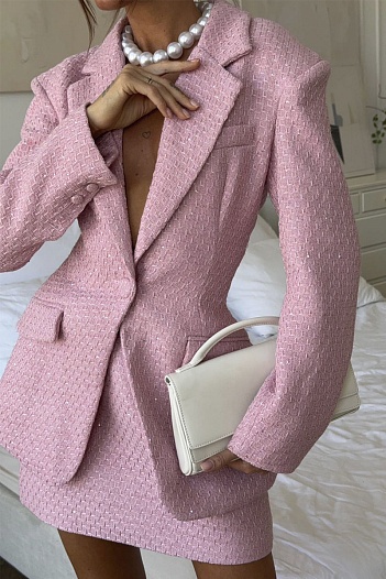 Розовый женский костюм Chanel   