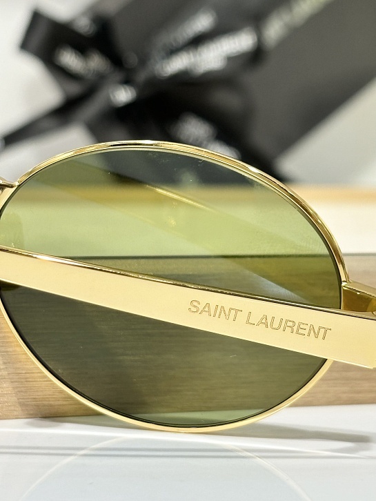 Солнцезащитные очки Yves Saint Laurent Eyewear