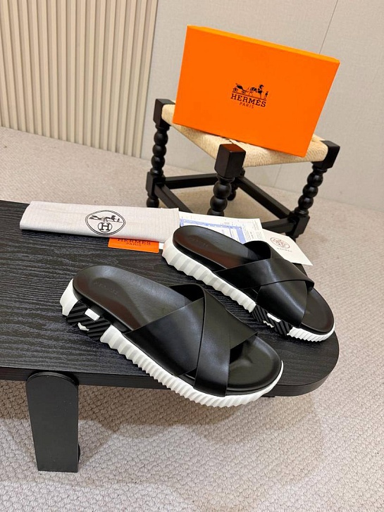 Кожаные шлёпанцы Hermes Infra