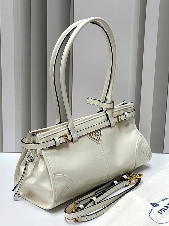 Кожаная белая сумка Prada Naplak Premium 32x15x11 см