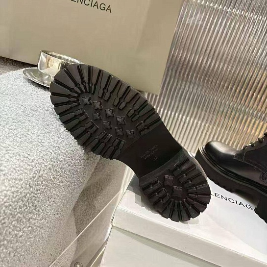 Женские кожаные ботинки Balenciaga чёрного цвета