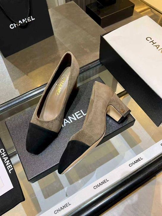 Женские замшевые туфли на каблуке Chanel premium