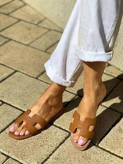 Женские бежевые шлёпанцы Hermes   