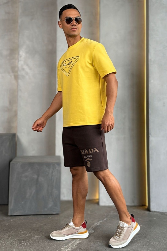 Жёлтая оверсайз футболка Prada Milano logo