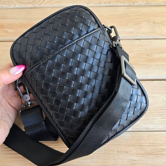 Кожаная сумка Bottega Veneta Intrecciato crossbody 20x14 см - Black