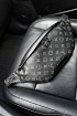 Кожаная сумка на пояс Louis Vuitton Discovery Monogram Eclipse 37x17x10 см