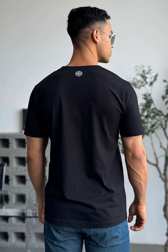 Мужская футболка чёрного цвета Stone Island