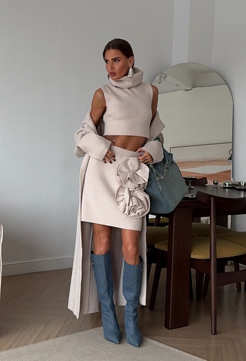 Женский костюм тройка Max Mara бежевого цвета   