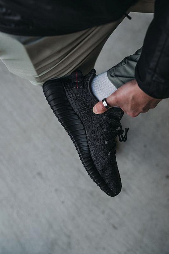 Кроссовки Adidas Yeezy Boost 350 V2 - Triple Black Premium