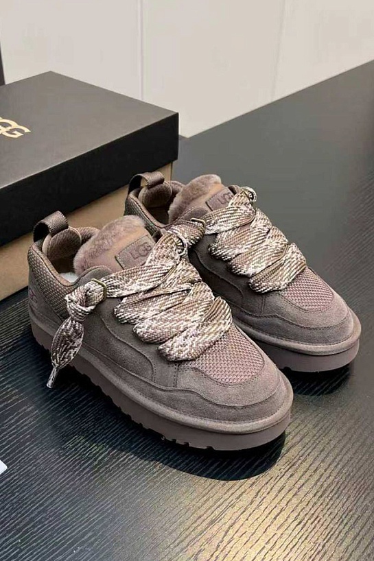 Женские замшевые ботинки UGG Lowmel