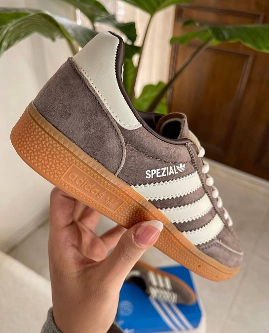 Кроссовки Adidas Handball Spezial "Earth Strata"