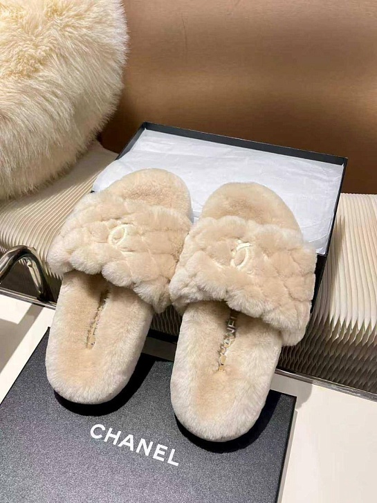 Женские меховые шлёпанцы Chanel Oran premium - Beige