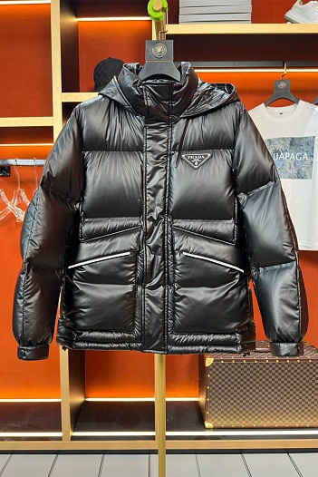Мужской чёрный пуховик Prada logo-plaque   