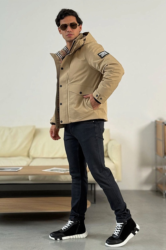 Бежевый пуховик Burberry London England logo-patch