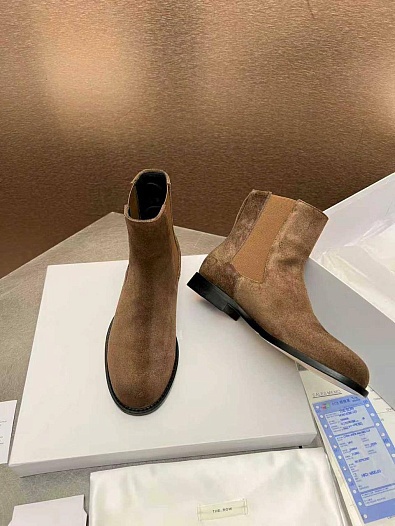 Женские замшевые сапоги The Row   