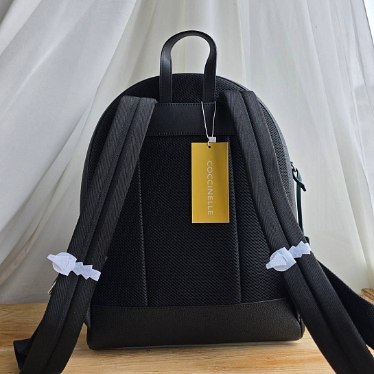 Кожаный рюкзак Coccinelle 40x32 см