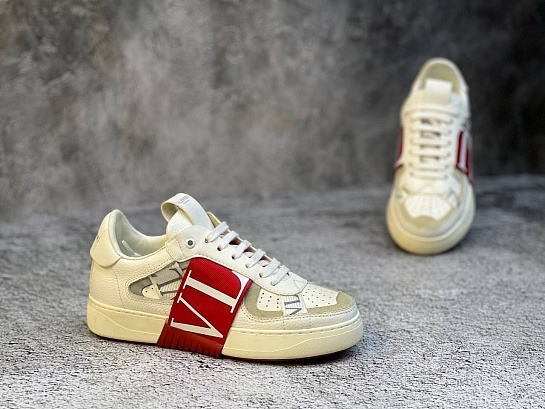 Женские кожаные кроссовки Valentino Gavani