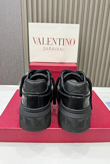 Кожаные кроссовки Valentino One Stud XL - Black   