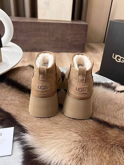 Женские замшевые ботинки UGG Heights - Chestnut   