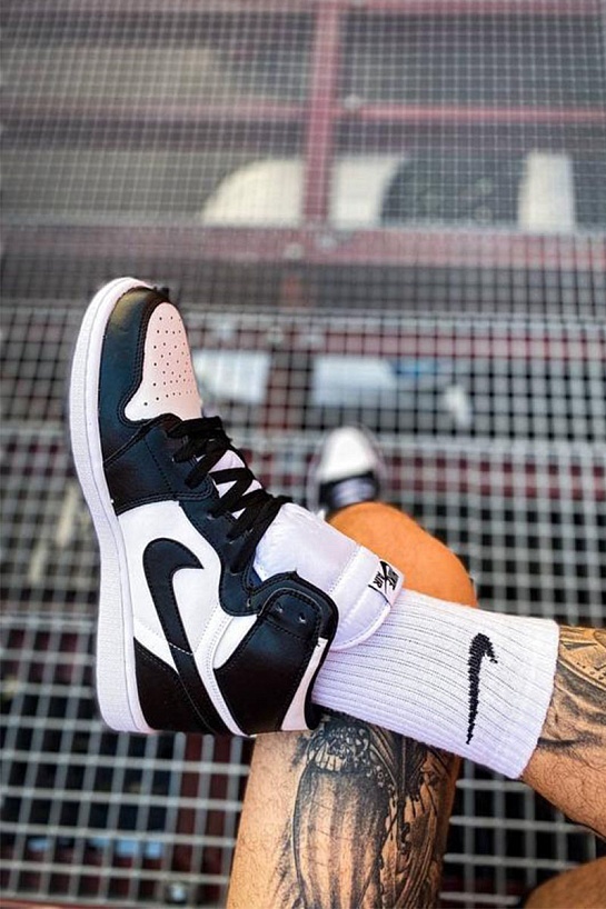 Кроссовки Nike Air Jordan 1 Retro High - Black / White