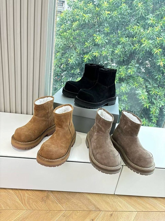 Женские замшевые ботинки с мехом Balenciaga Alaska Fur High Boot Premium - Chestnut