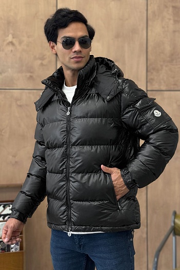 Мужская куртка с матовым эффектом чёрного цвета Moncler Maya Short   