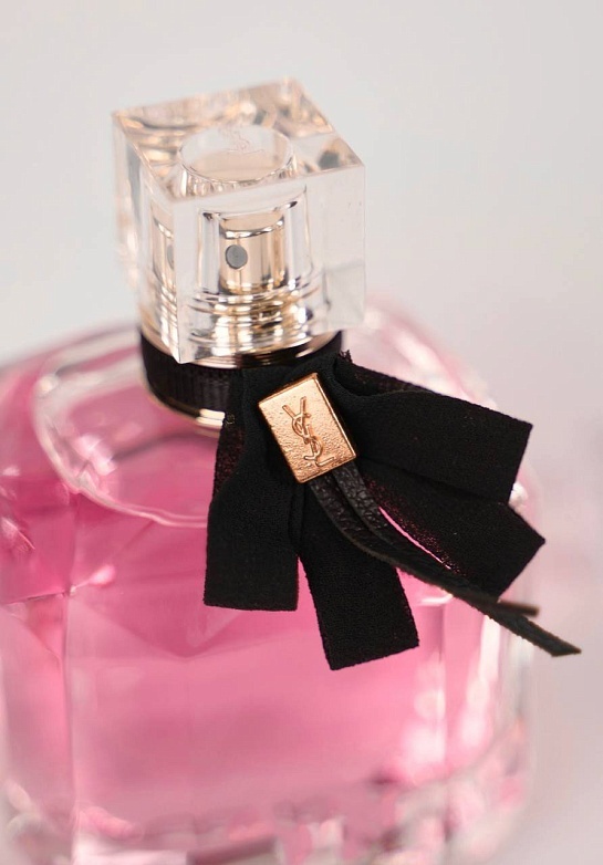 Парфюмерная вода Yves Saint Laurent Mon Paris (90 мл)