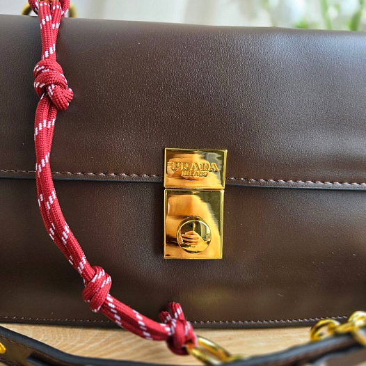 Кожаная сумка Prada Small Soft Sound 23x14 см   