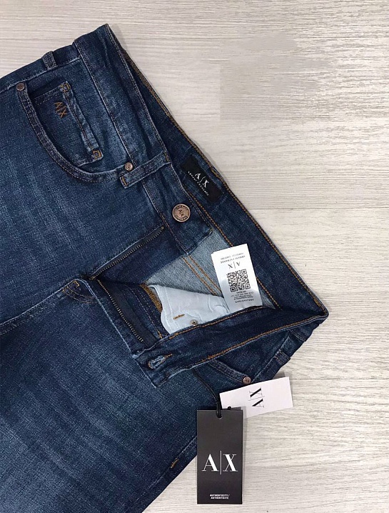 Джинсы синего цвета Armani Exchange