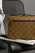 Кожаная сумка Louis Vuitton Pochette Metis Monogram Reverse 25x19x7 см
