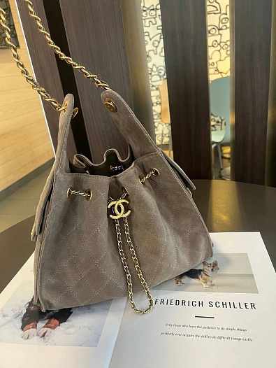 Замшевая сумка Chanel 30x30 см   