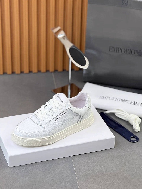 Кожаные кроссовки Emporio Armani белого цвета