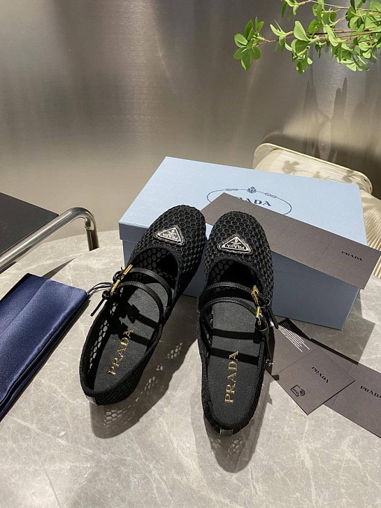 Женские сетчатые балетки Prada чёрного цвета