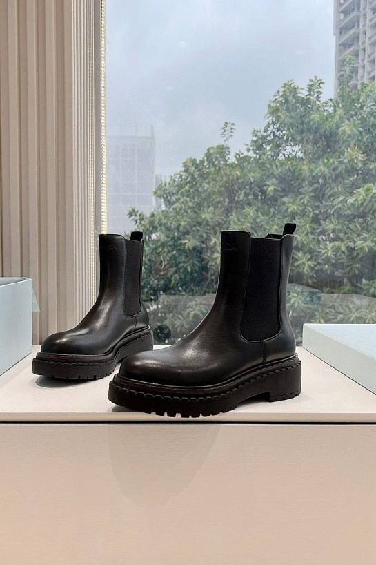 Женские чёрные кожаные ботинки Prada Premium