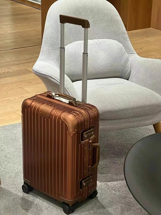 Чемодан Rimowa Aluminum S Premium 54x36x23 см