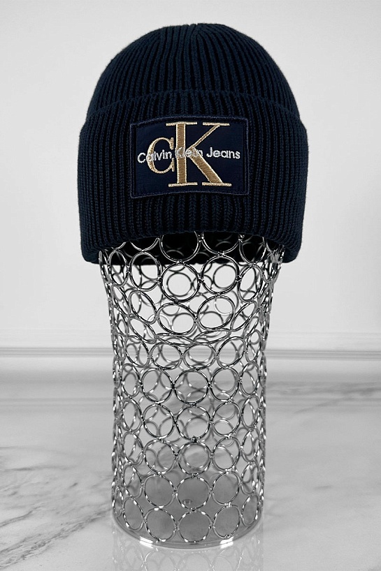 Тёмно-синяя шапка Calvin Klein Jeans monologo patch