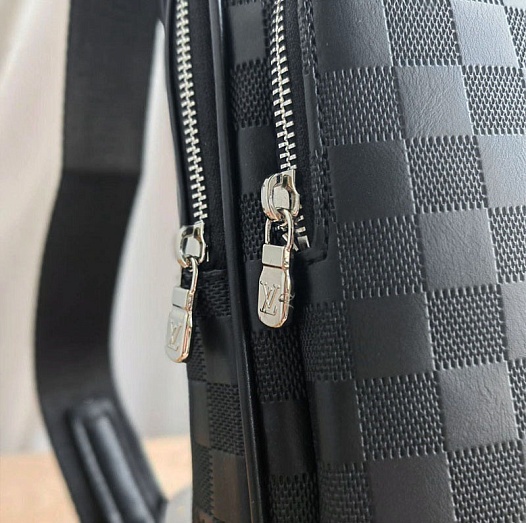 Кожаная сумка Avenue Louis Vuitton Sling Damier Infini 30x18 см   