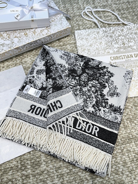Шарф Dior Toile de Jouy Sauvage premium 140x140 см